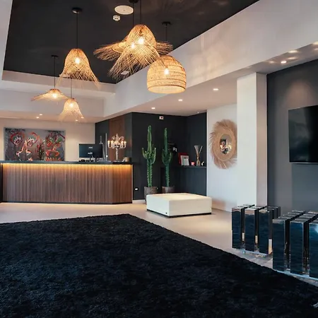 Hotel M House 4*