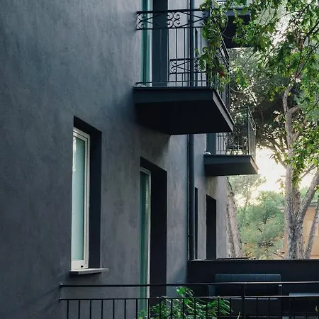 M House 4*