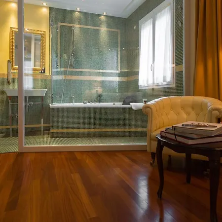 Hotel M House 4*